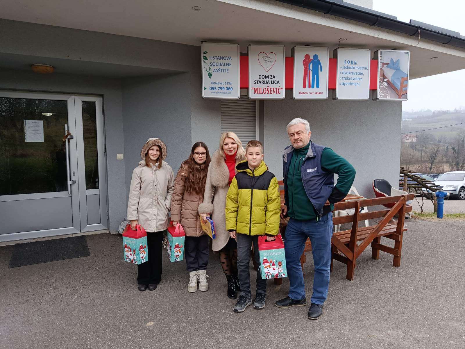 Ученици IV разреда Основне школе „Алекса Шантић“ посјетили су Дом за стара лица у Тутњевцу